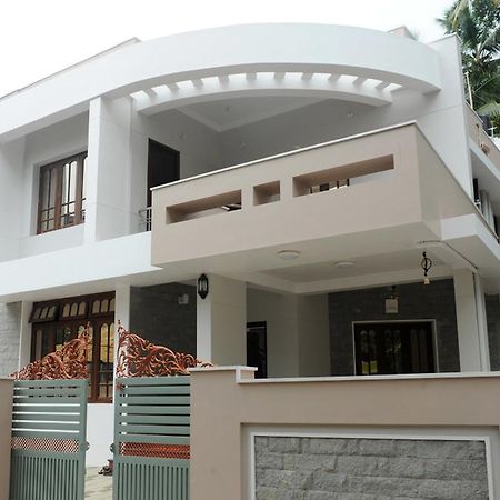Moksha Homestay Thiruvananthapuram Eksteriør bilde